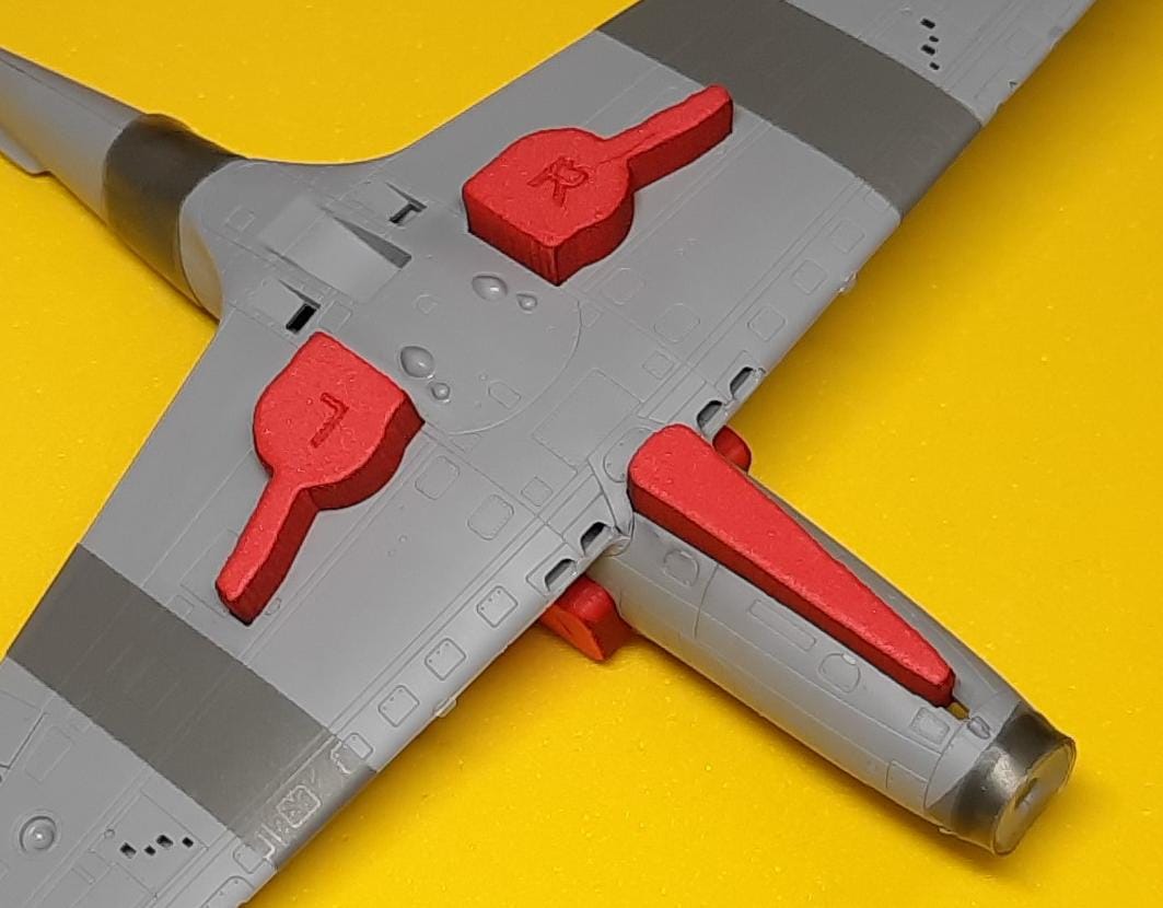 77222 1/72 P-39 Airacobra wheel bay plugs (for Arma Hobby)