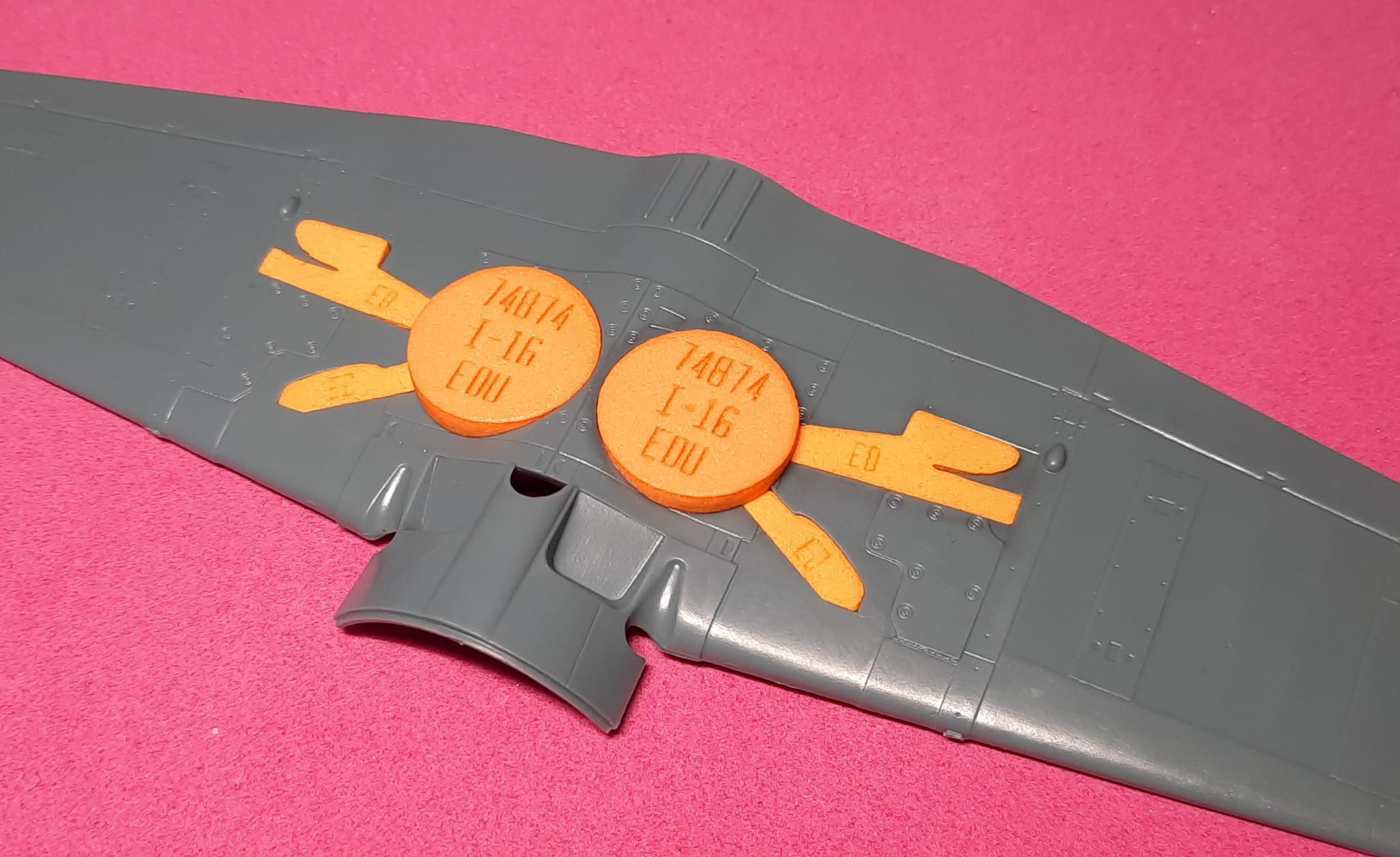 74874 1/48 I-16 wheel bay plugs (for Eduard)