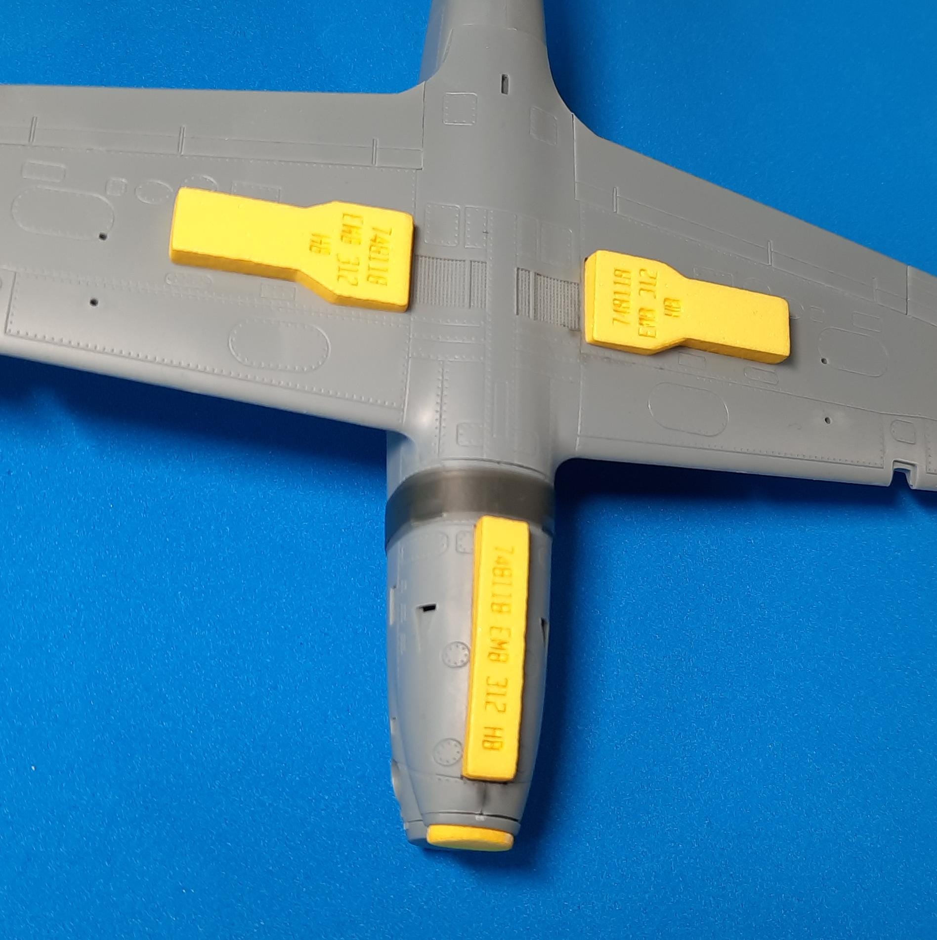 748118 1/48 EMB-312 Tucano wheel bay plugs (for Hobby Boss)